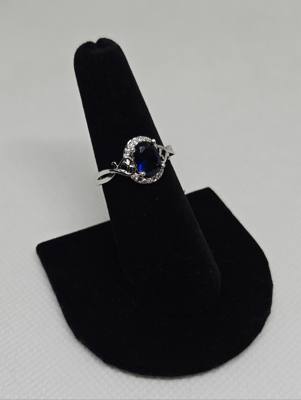 Blue Sapphire Color Halo Ring Silver Tone Filigree Statement Jewelry - Picture 7 of 13